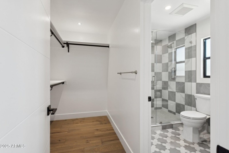 28-web-or-mls-1707-e-pinchot-ave