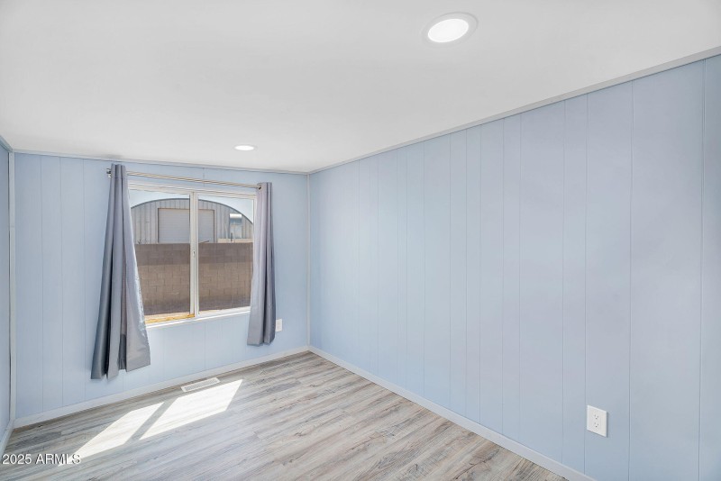 18-web-or-mls-747 E germann-18