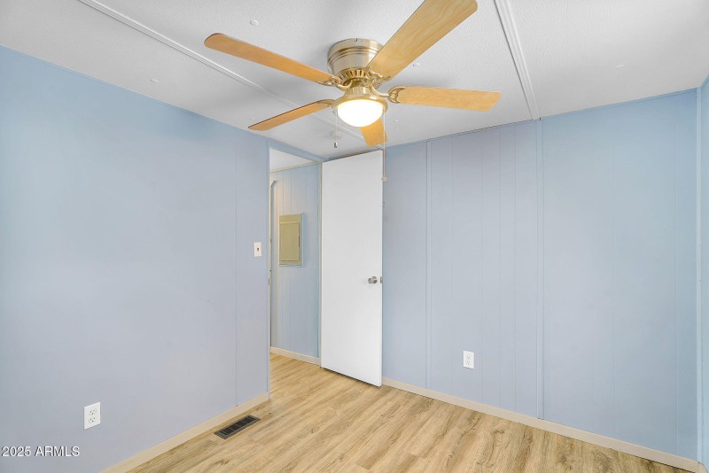 24-web-or-mls-747 E germann-25