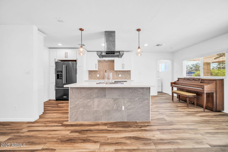 5503 W Carol Ann Way-9