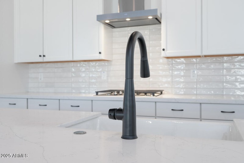 Tri Pointe Waterston Central 272 - Kitch