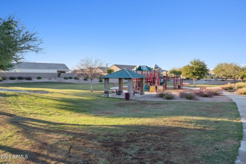 1-web-or-mls-5003-e-smoky-quartz-rd