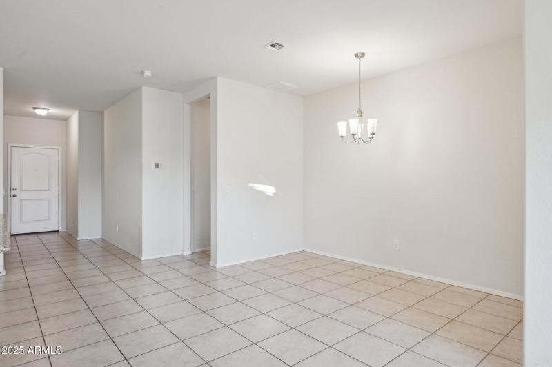 9-web-or-mls-5003-e-smoky-quartz-rd