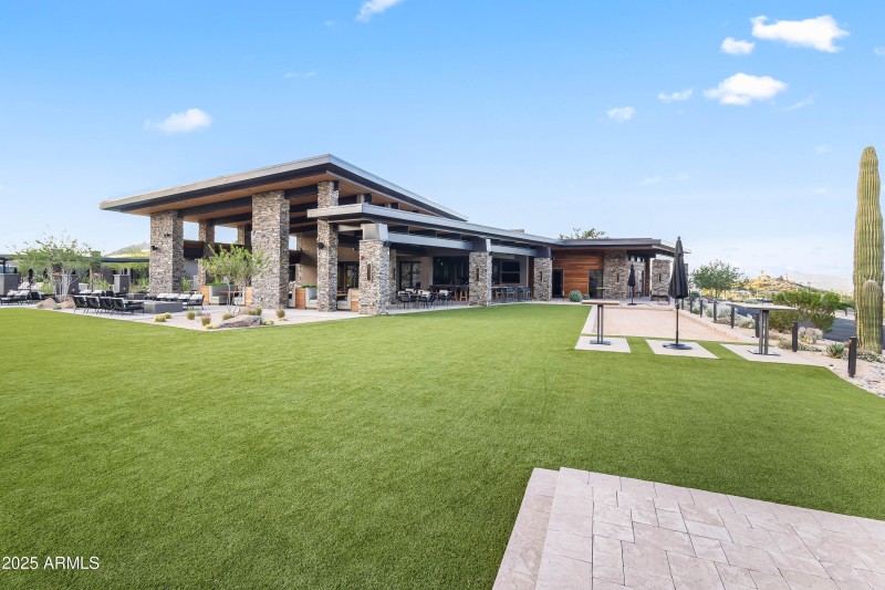 Mountain House Lodge Grass