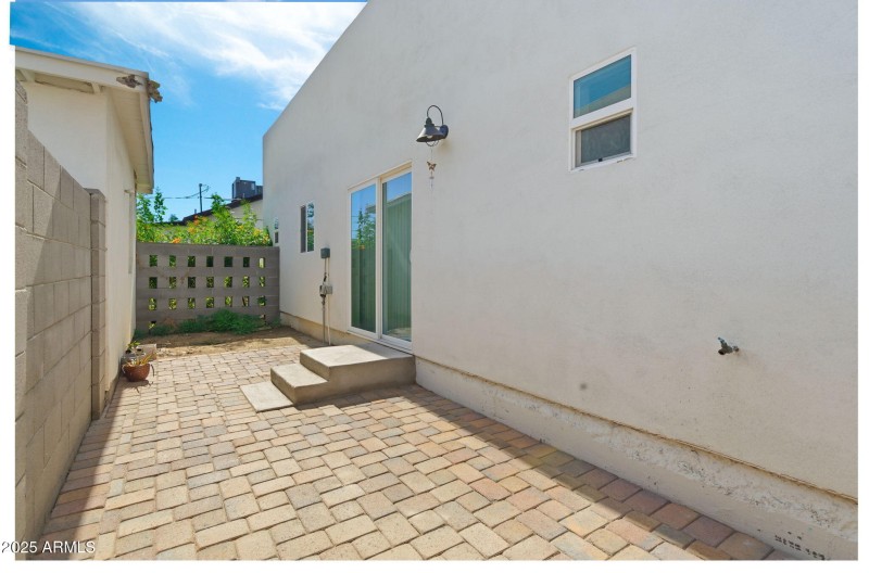 809 North 10th Avenue - Exterior (7)