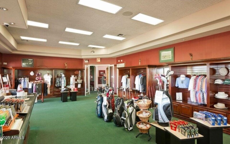 Oakwood golf shop