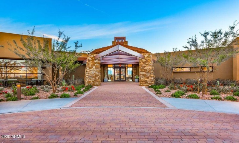 clubhouse_entry_berd