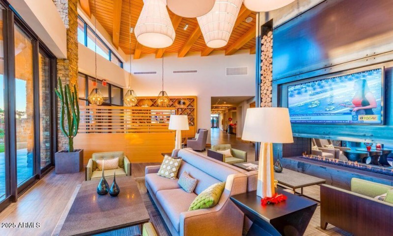 clubhouse_interior_2