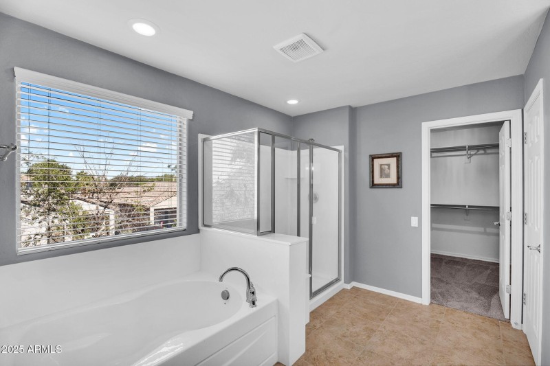 24-web-or-mls-11106 E Serafina Ave-23 (2