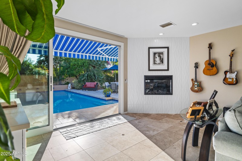 10115 E Bella Vista Dr-18