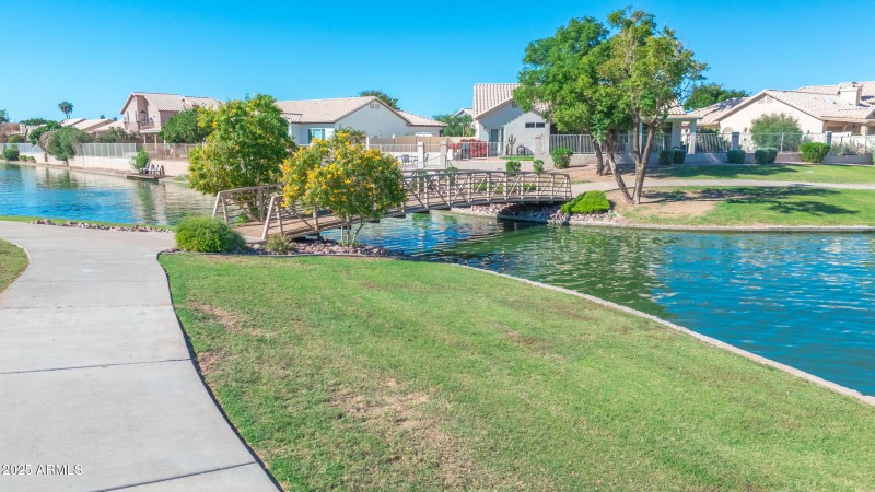 10_621_a4m_community-hdr