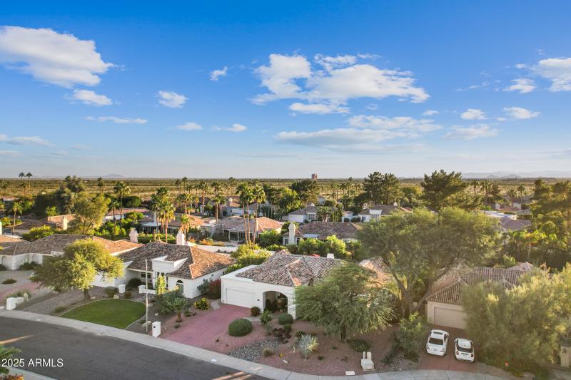 10115 E Bella Vista Dr-64