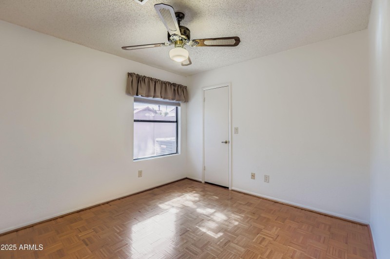 7113 W Julie Dr - MLS Sized - 014 - 20 B