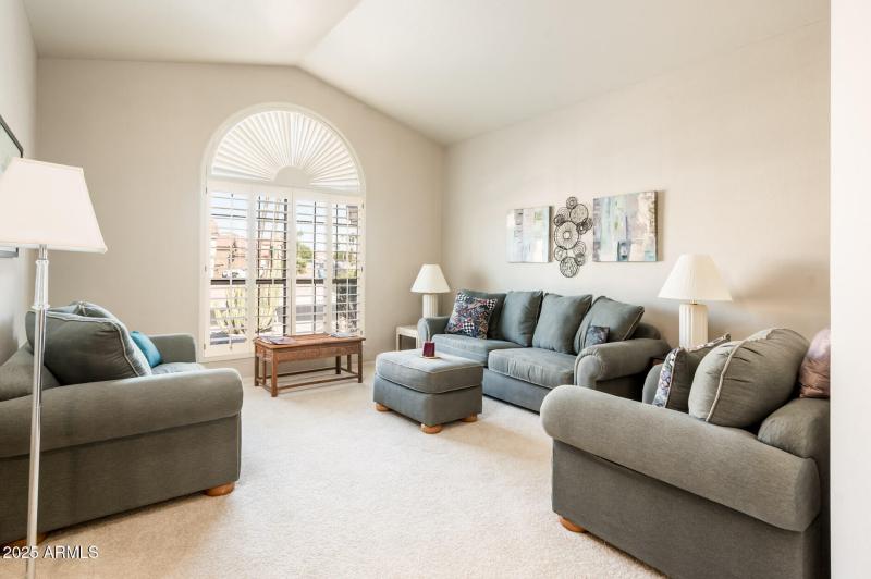 3813 E Desert Flower Ln - MLS-7