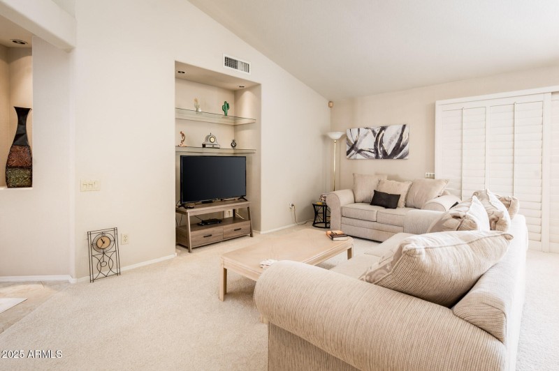 3813 E Desert Flower Ln - MLS-14