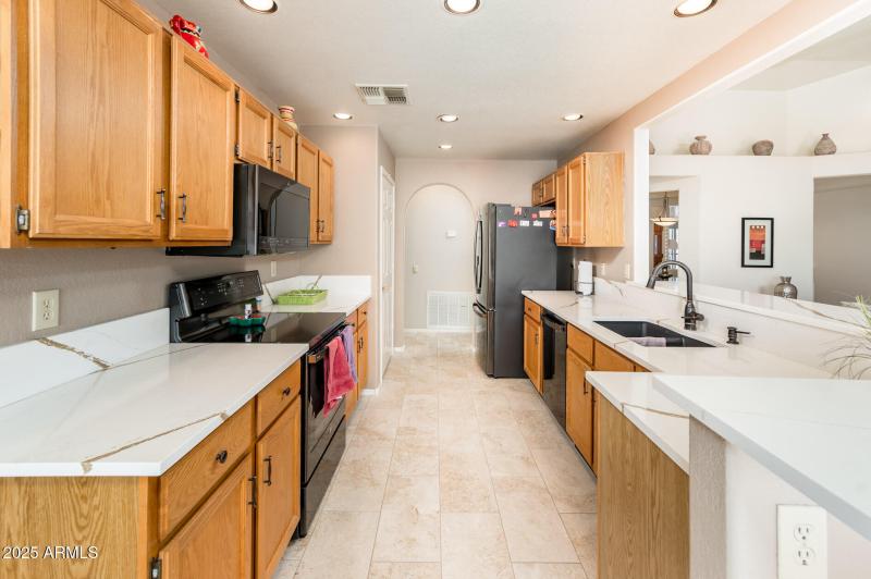 3813 E Desert Flower Ln - MLS-19