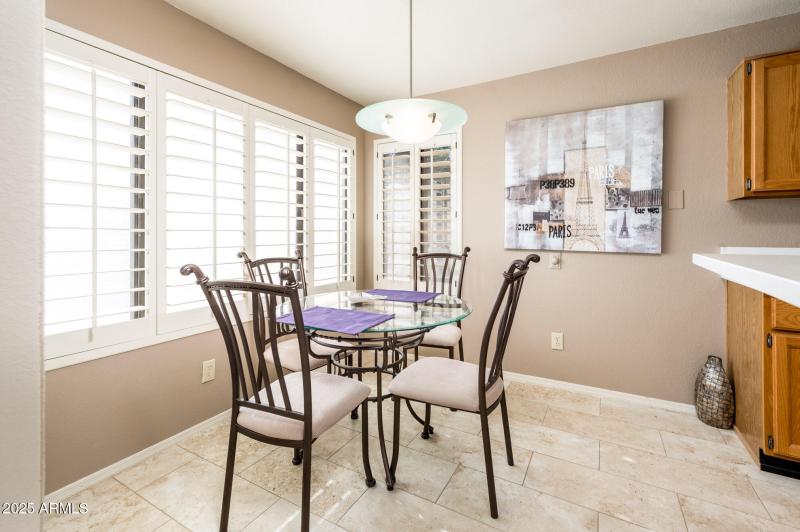 3813 E Desert Flower Ln - MLS-24