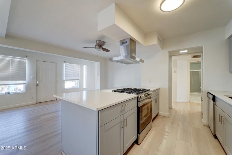 2427 E Marmora St-11