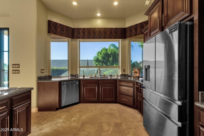 21-web-or-mls-12541-e-laurel-ln