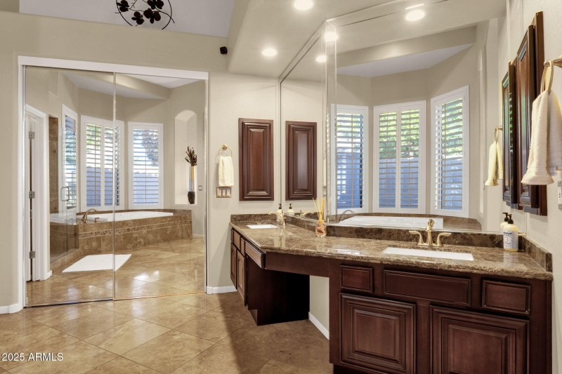 27-web-or-mls-12541-e-laurel-ln