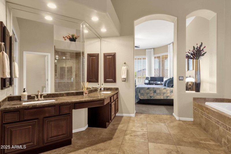 28-web-or-mls-12541-e-laurel-ln