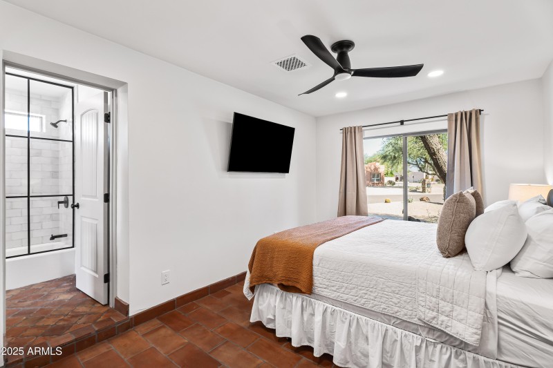 Main House Jack/Jill Bedroom