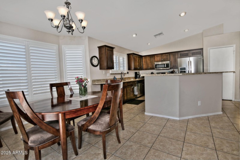 Dining Breakfast Bar