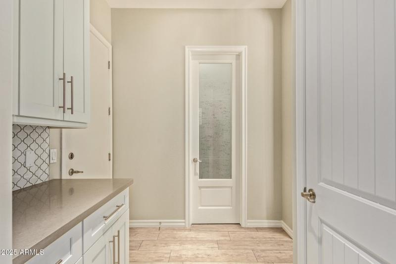 Hallway/Pantry