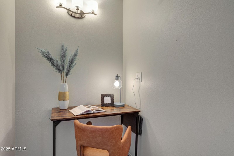 Office Niche in Primary