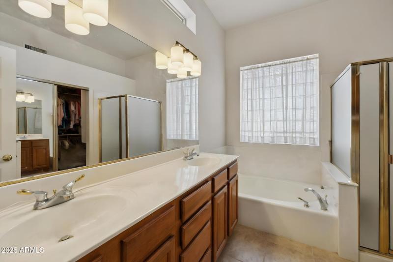 31-web-or-mls-9125-e-captain-dreyfus-ave