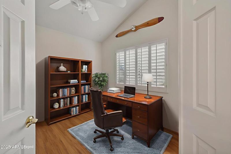 40-web-or-mls-9125-e-captain-dreyfus-ave