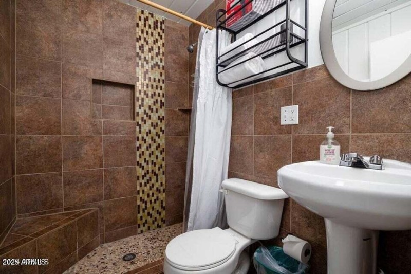 Bathroom2