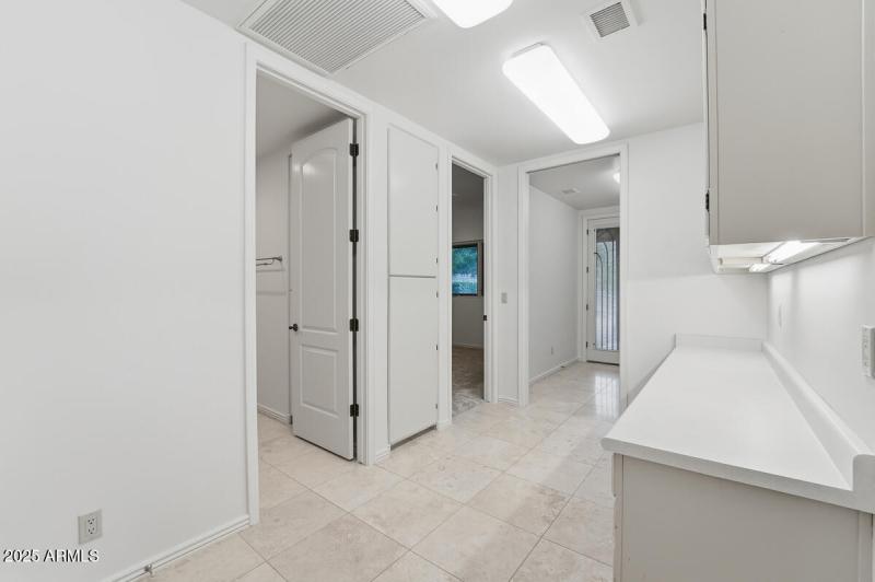 722 W Moon Valley Dr-25