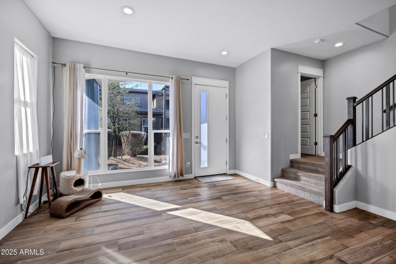 sitting area or eat in-kitchen