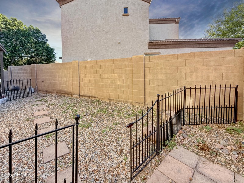 Side Yard Perfect for Dog Run