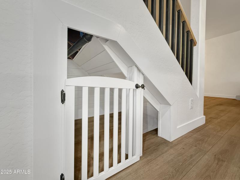 Built-in Pup Retreat