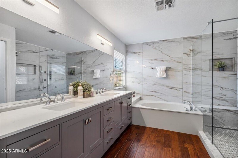 primary bath full view