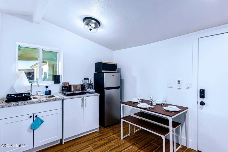 WhatsApp Image 2025-11-06 at 15.39.00