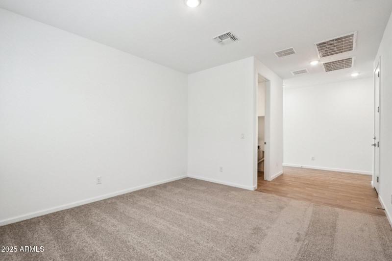 15-web-or-mls-W Camden Ave-S0711-015