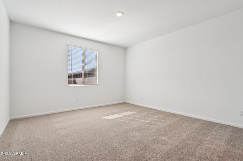 23-web-or-mls-W Camden Ave-S0711-023