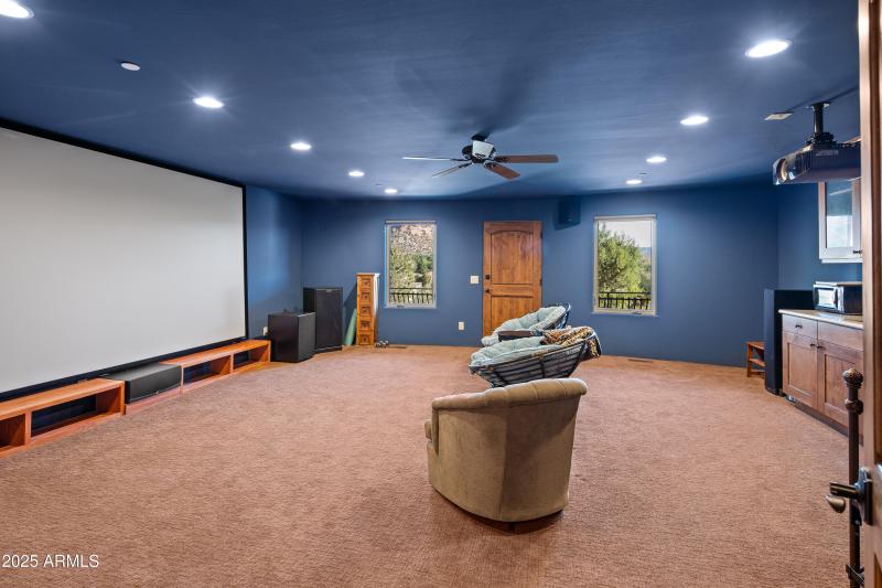 JL_260SunUpRanch-interiors-LowerLevel-02