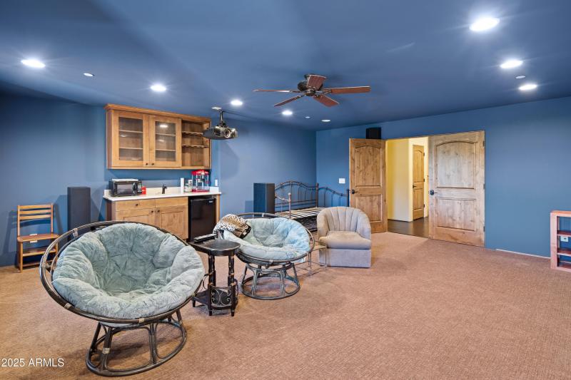 JL_260SunUpRanch-interiors-LowerLevel-03