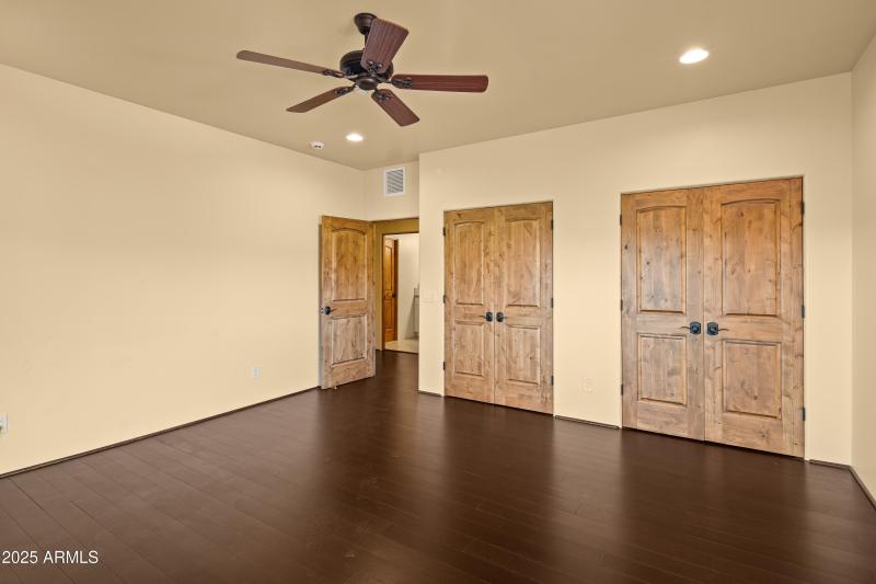 JL_260SunUpRanch-interiors-LowerLevel-09