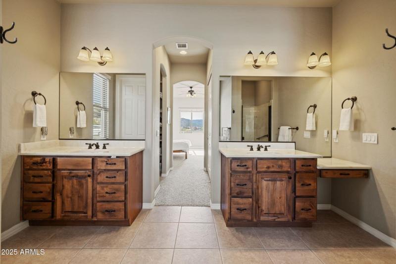 027_194Primary Bathroom