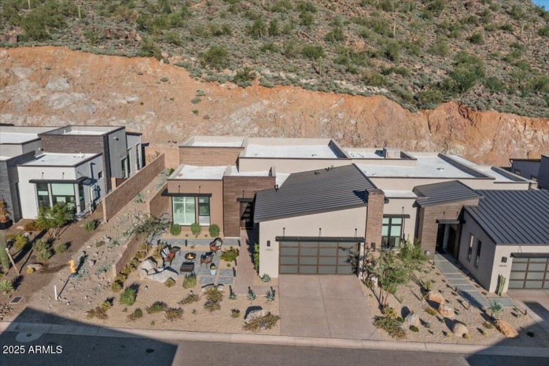 05-Aerial front of home