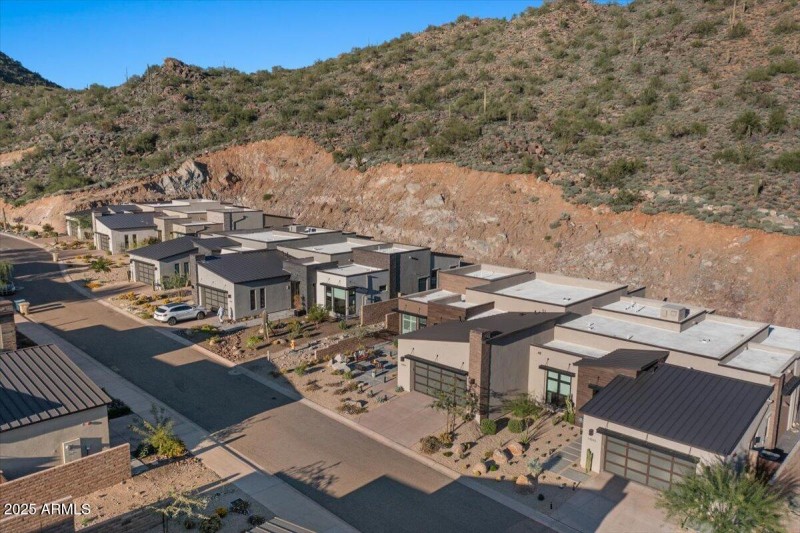 04-Aerial front of home