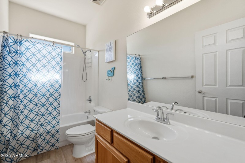 upstaris secondary bathroom