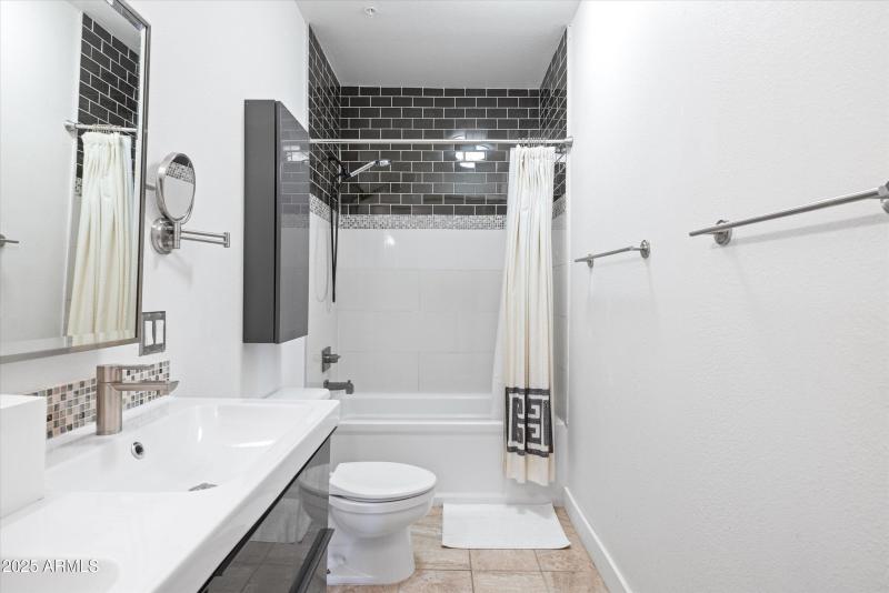 23-19777 n 76th Unit 2293 QA_23