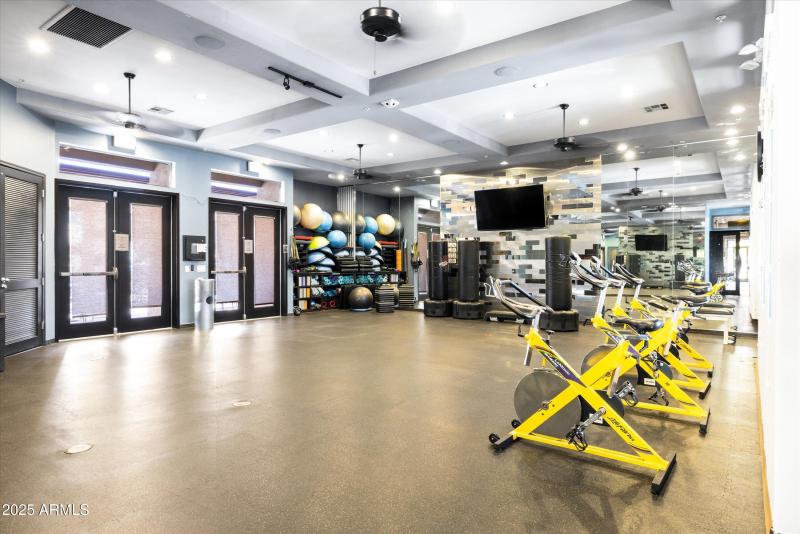 27-19777 n 76th Unit 2293 QA_27