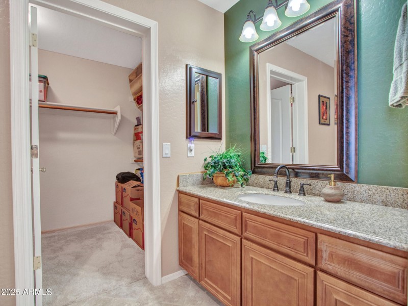 Spacious Ensuite Bathroom